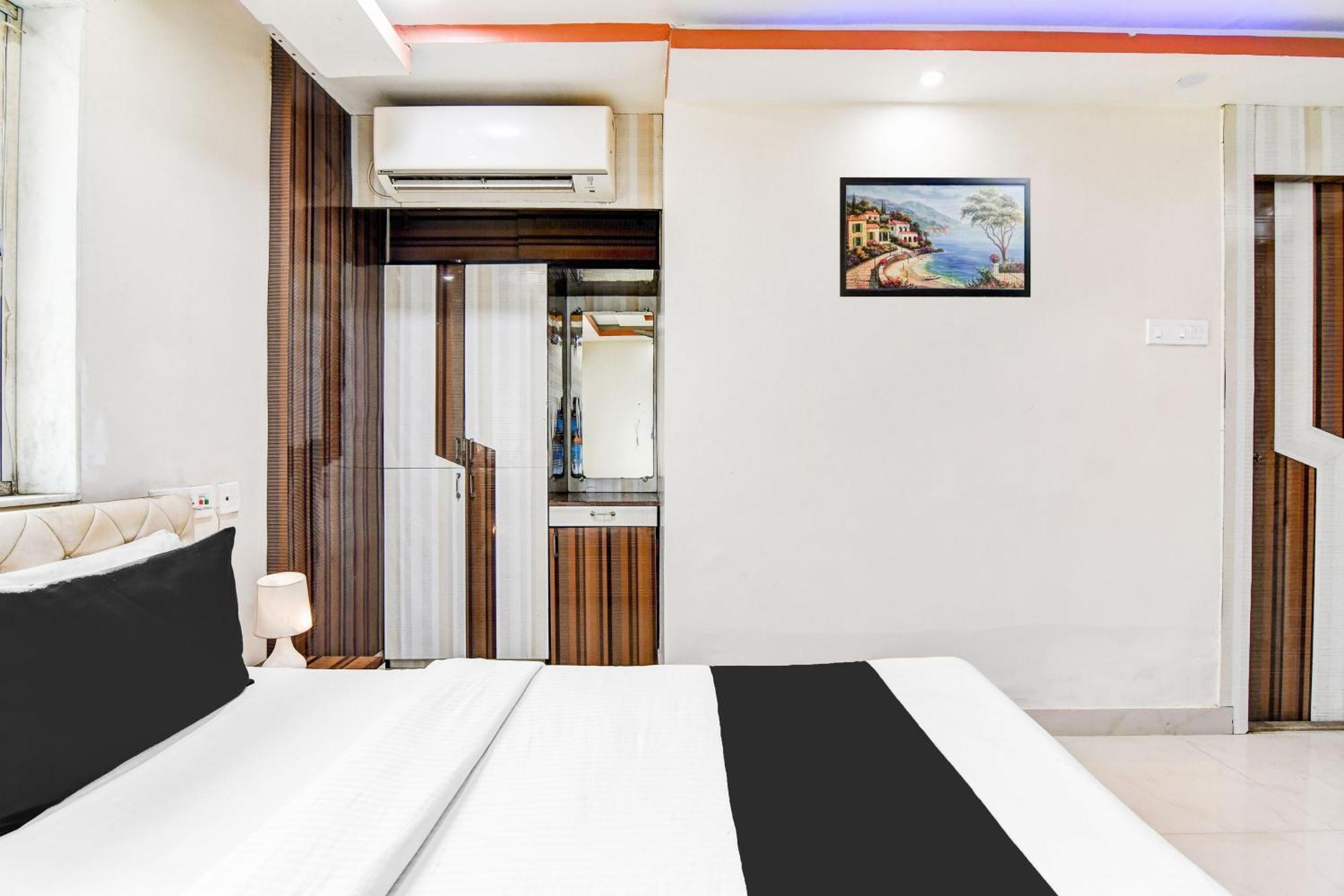 Super Hotel O Tagore Park Ruby Road كولكاتا المظهر الخارجي الصورة