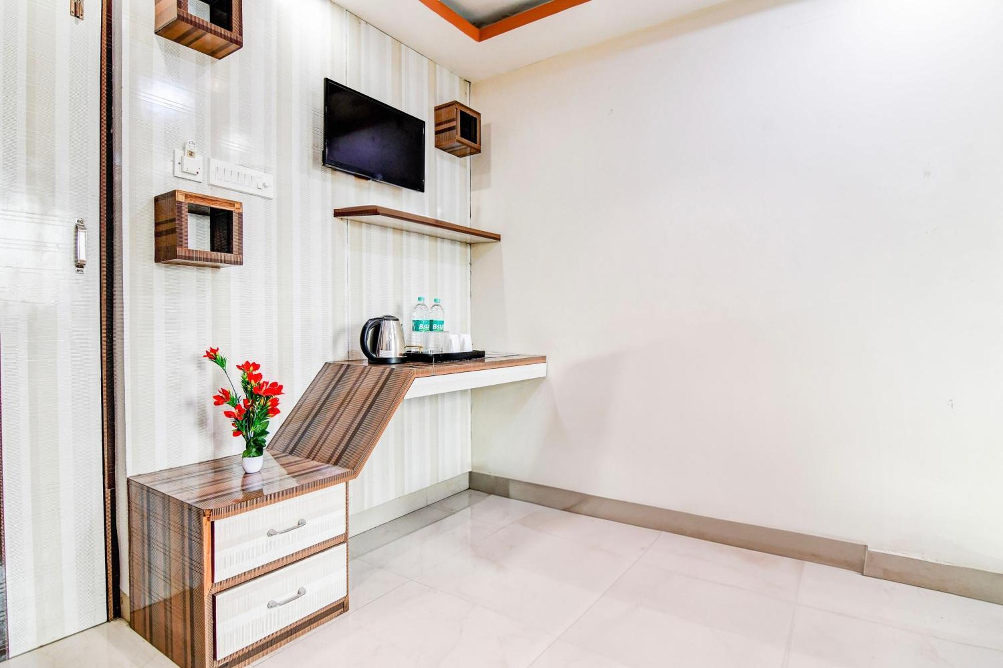 Super Hotel O Tagore Park Ruby Road كولكاتا المظهر الخارجي الصورة