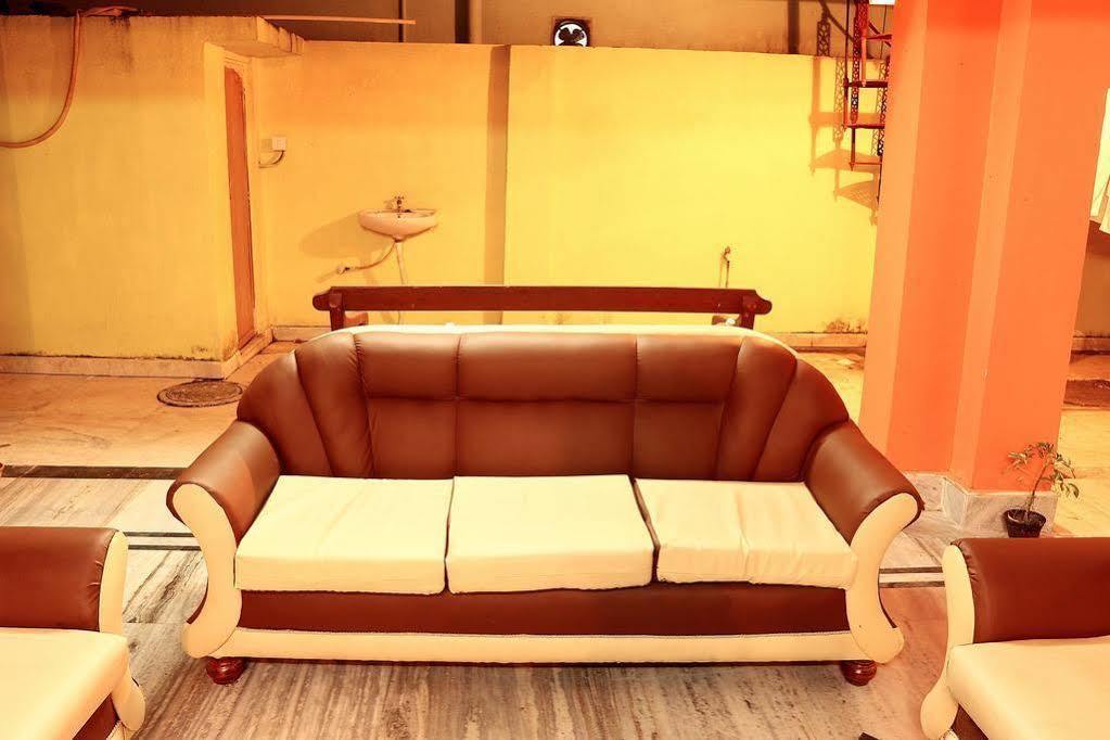 Super Hotel O Tagore Park Ruby Road كولكاتا المظهر الخارجي الصورة